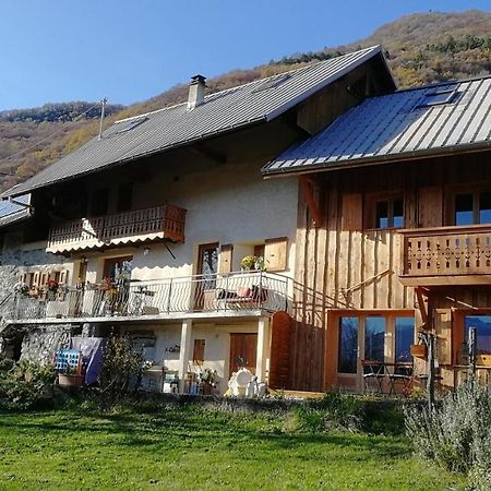 La Gravinette Bed & Breakfast Cruet Екстериор снимка